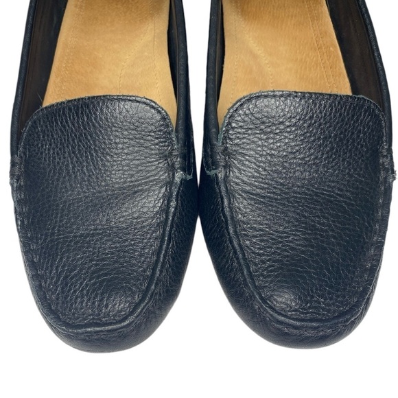 UGG Women's Flores Black Leather Moccasin Flats Size 7.5 round toe slip on flats - Picture 5 of 12